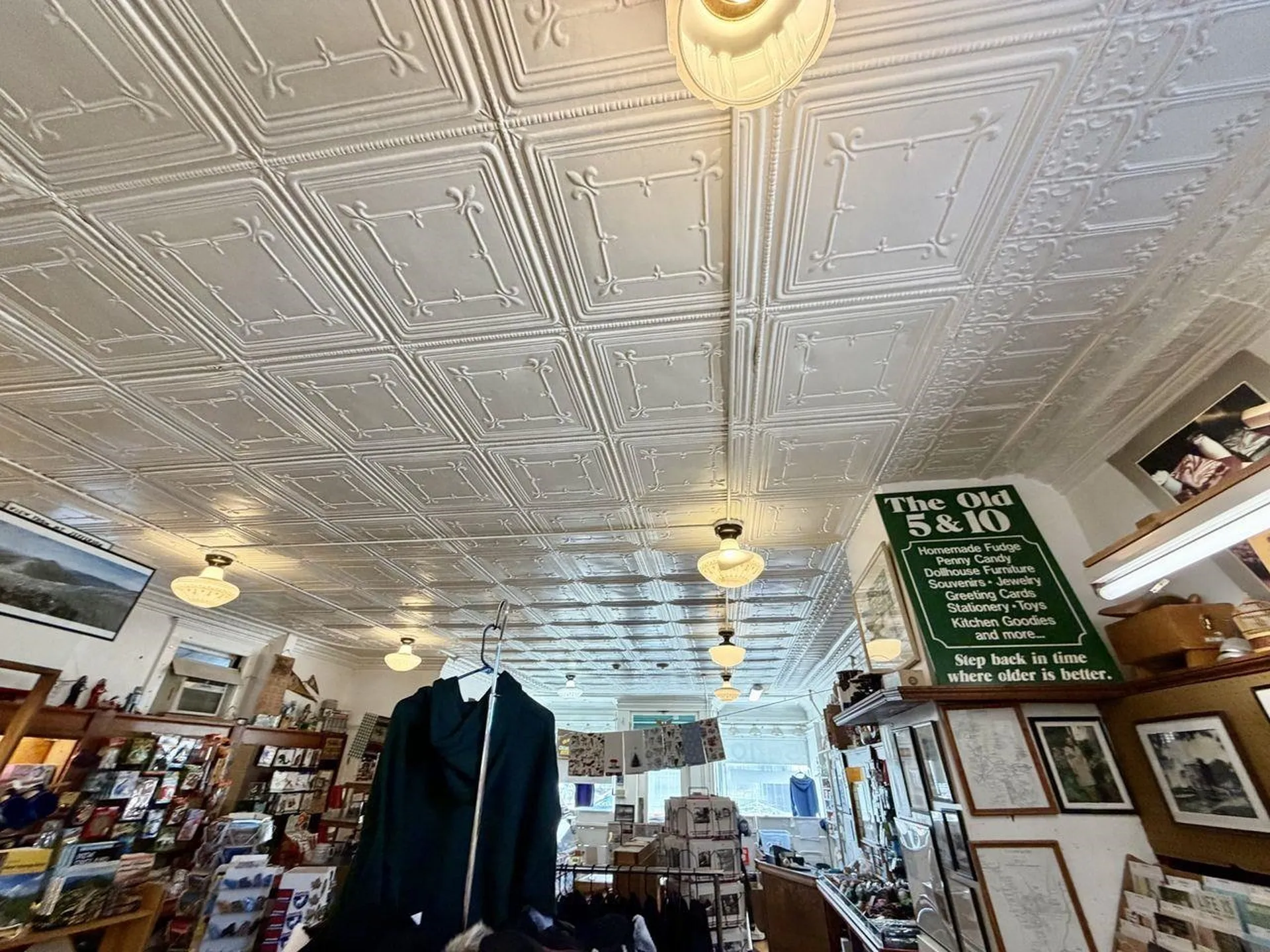 2683 White Mountain Highway Conway NH 03860-0249