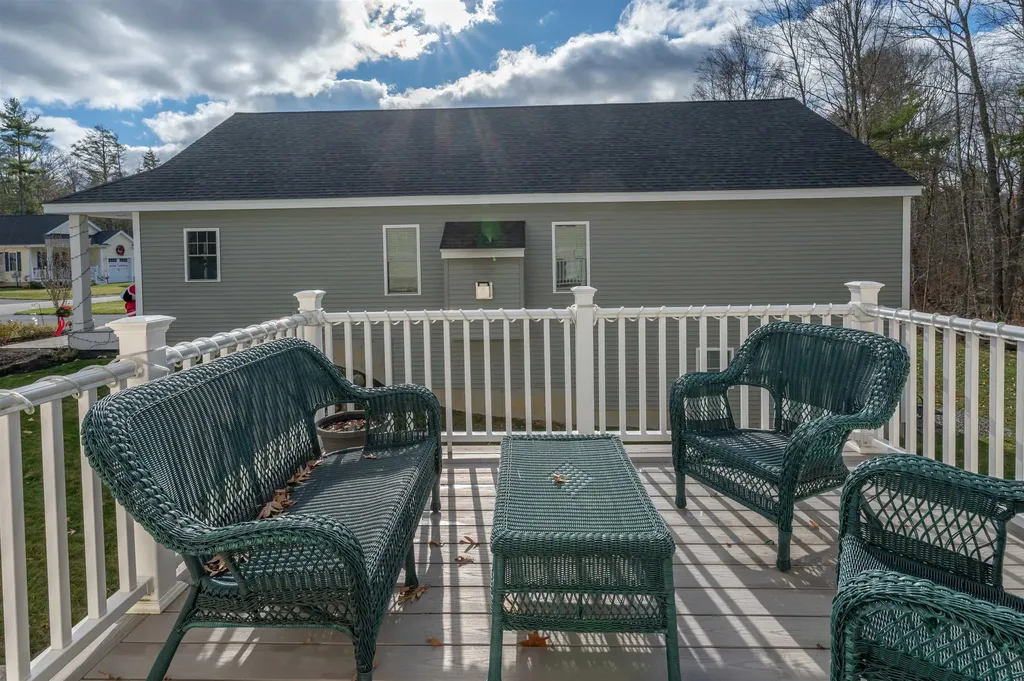 16 Currier Lane Fremont NH 03044