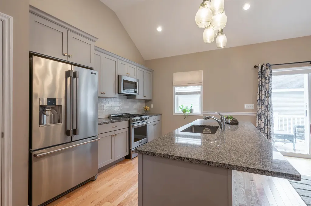 16 Currier Lane Fremont NH 03044