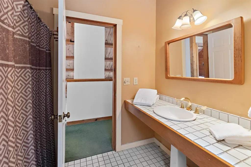 1227 Roxbury Mountain Road Warren VT 05674