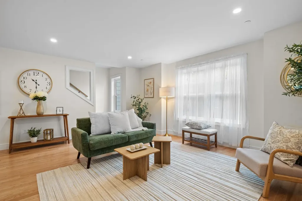 14 C Mohawk Drive Londonderry NH 03053