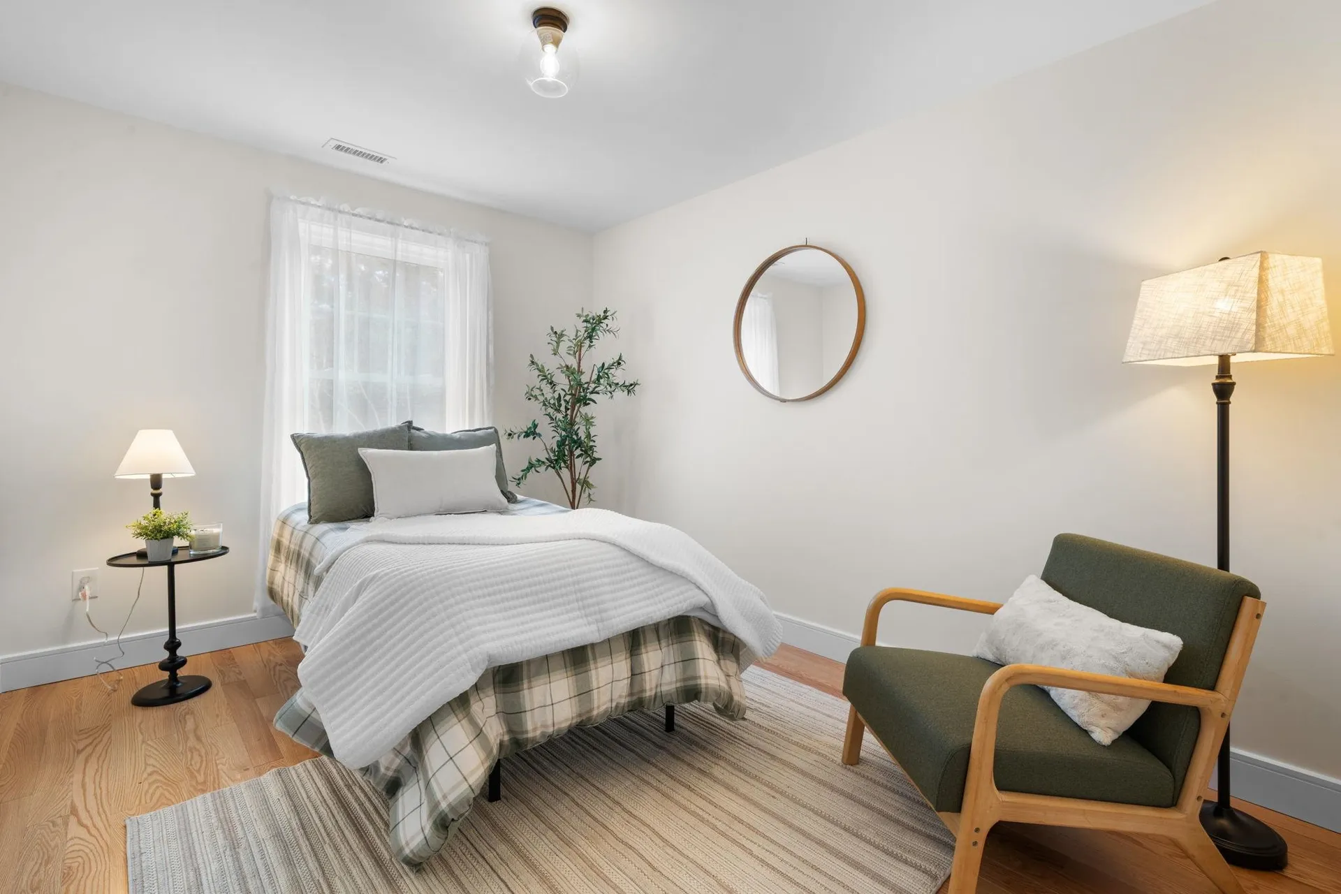 14 C Mohawk Drive Londonderry NH 03053