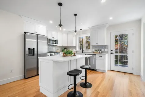 14 C Mohawk Drive Londonderry NH 03053