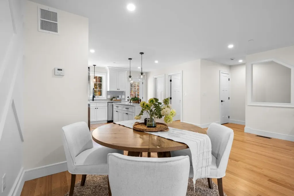 14 B Mohawk Drive Londonderry NH 03053