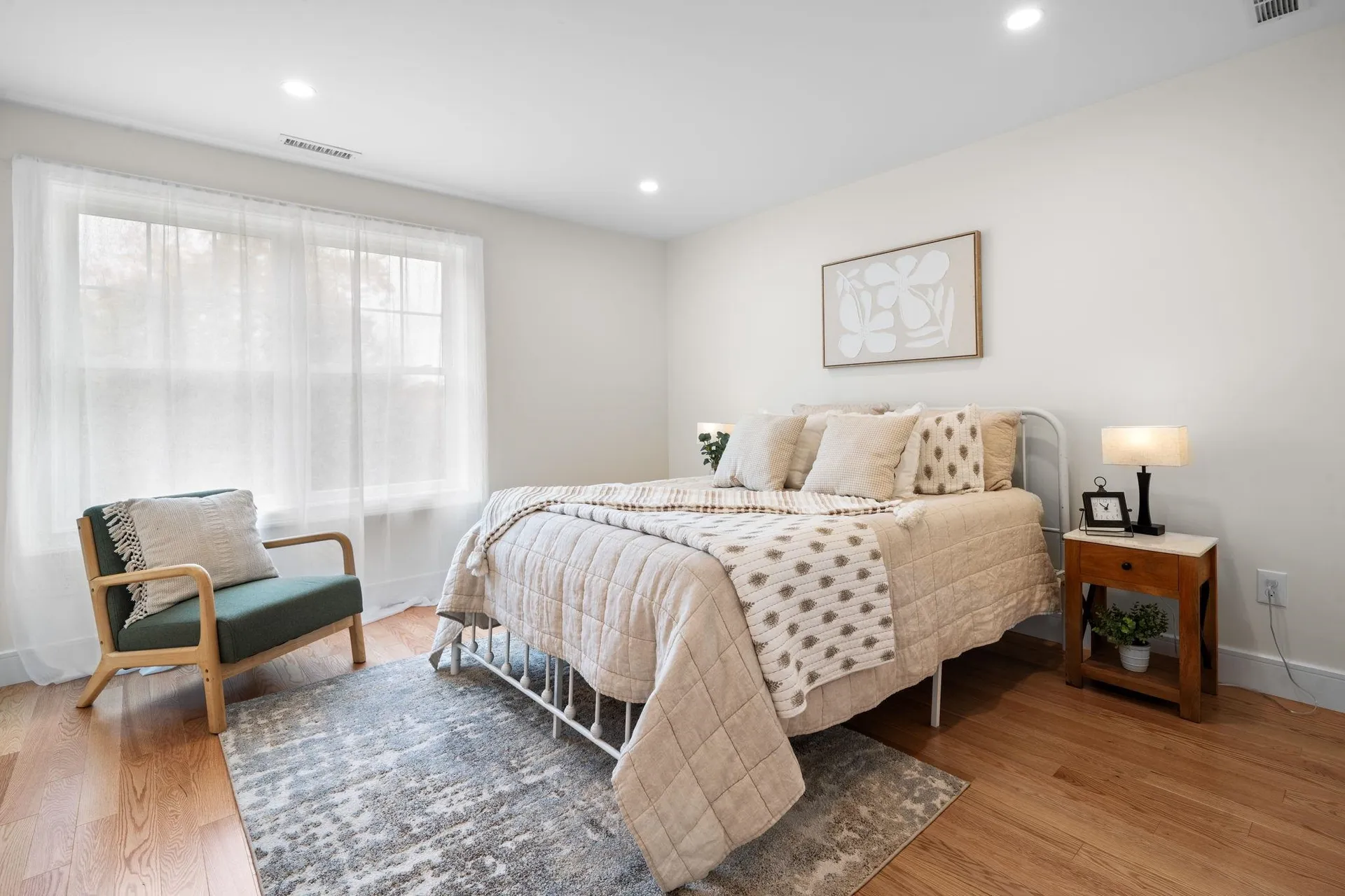 14 B Mohawk Drive Londonderry NH 03053