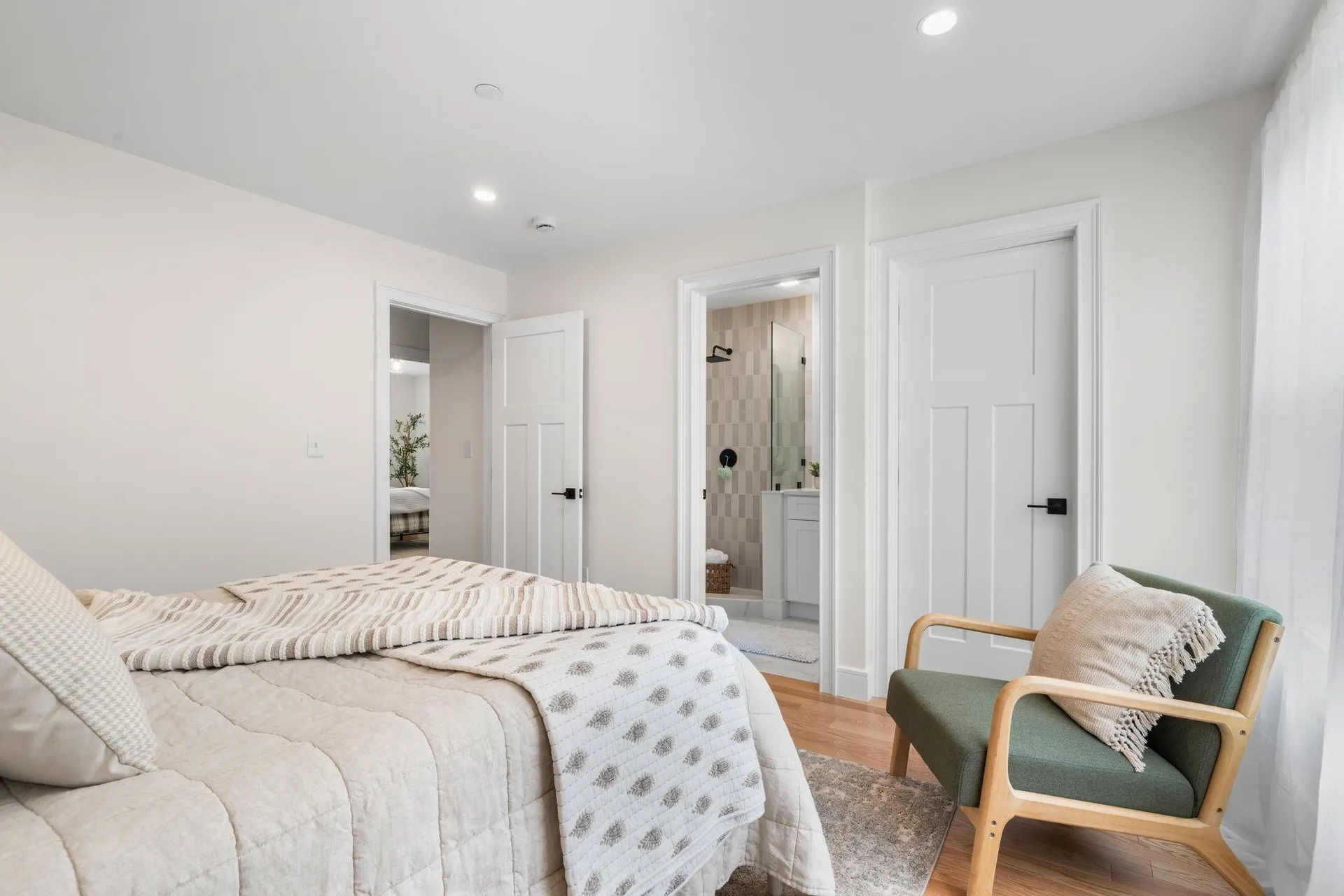 14 B Mohawk Drive Londonderry NH 03053