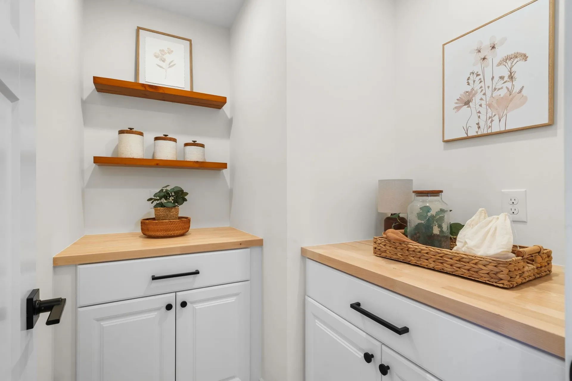 14 B Mohawk Drive Londonderry NH 03053