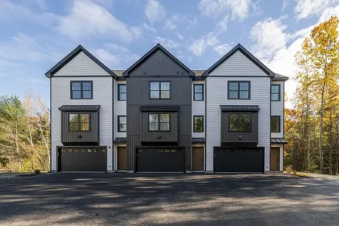 14 B Mohawk Drive Londonderry NH 03053