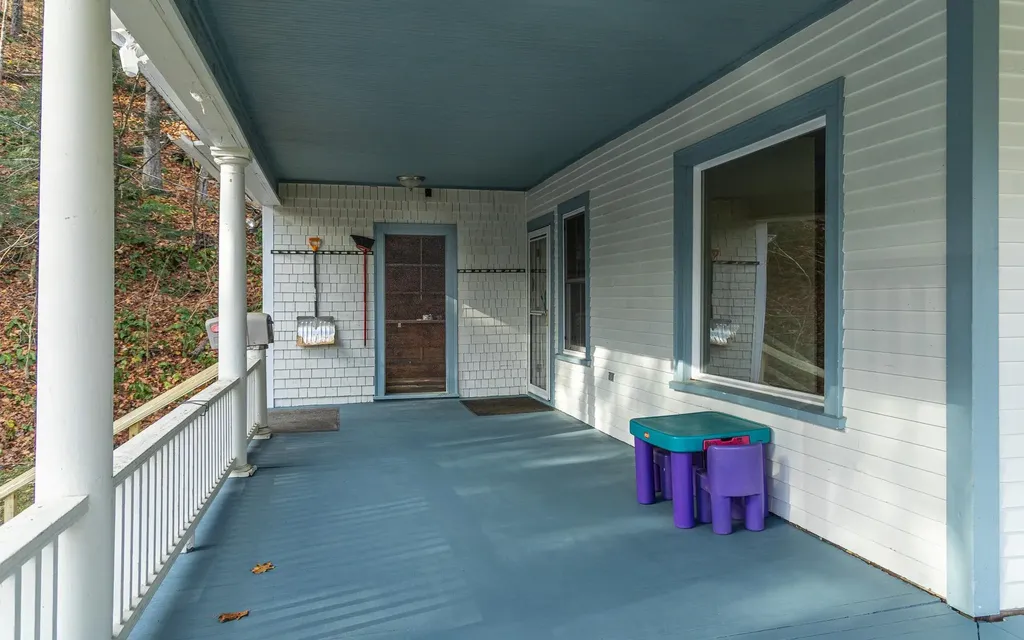 10 King Street Rockingham VT 05101