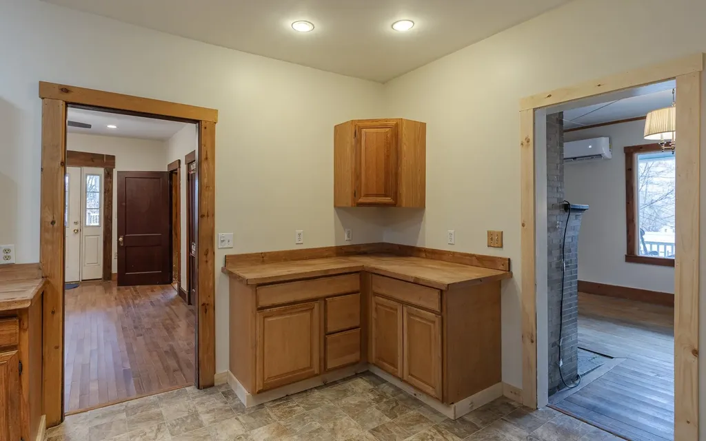 10 King Street Rockingham VT 05101