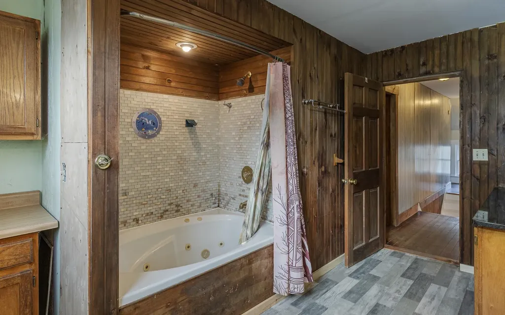 10 King Street Rockingham VT 05101