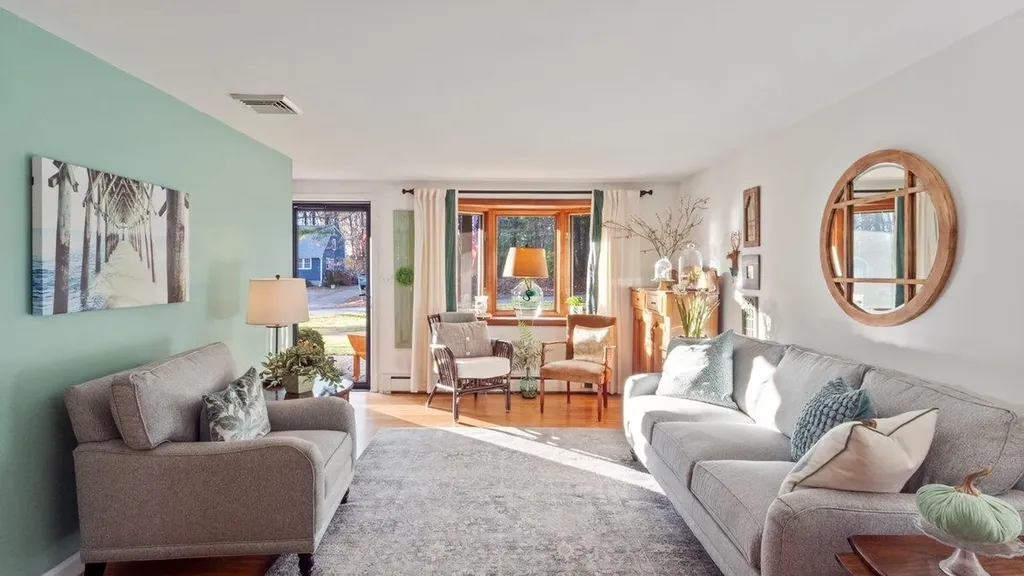 10 Judy Drive Londonderry NH 03053