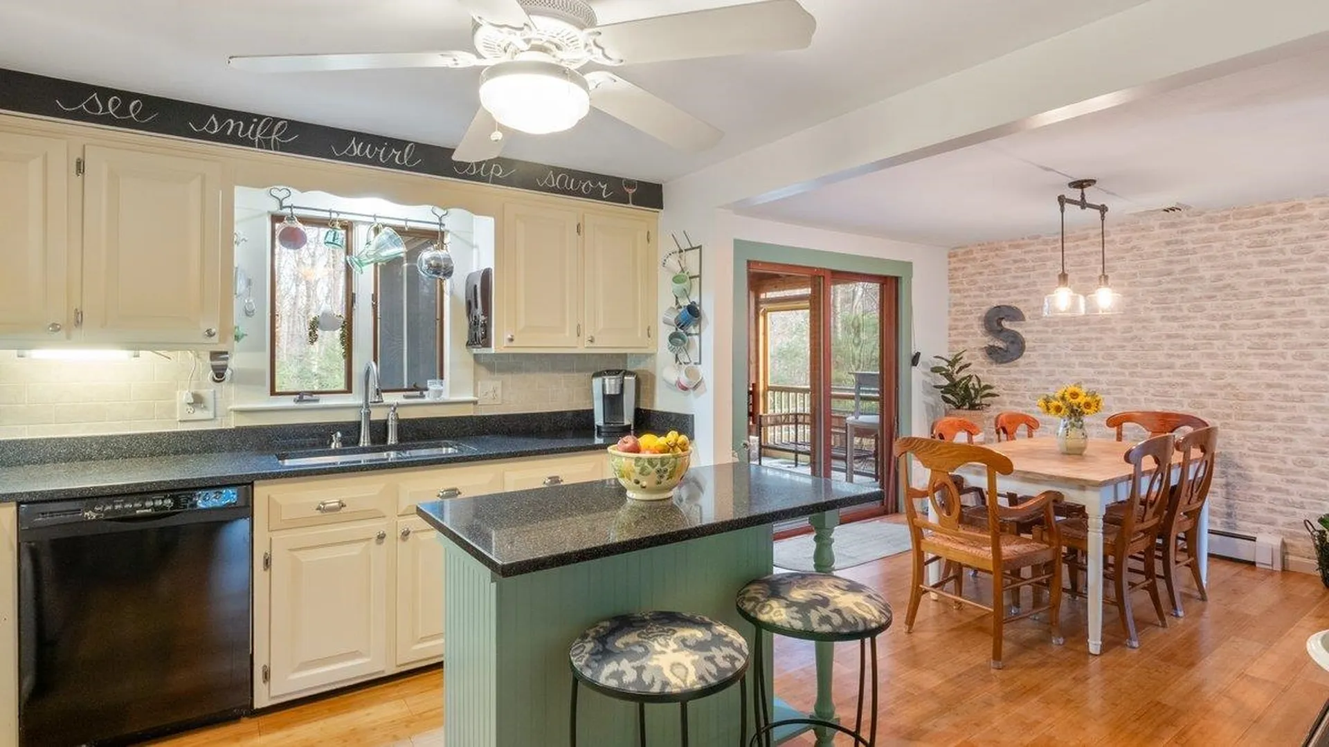 10 Judy Drive Londonderry NH 03053