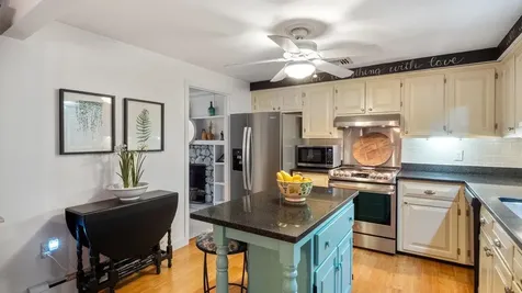 10 Judy Drive Londonderry NH 03053