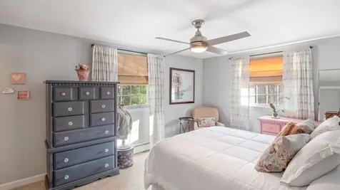 10 Judy Drive Londonderry NH 03053