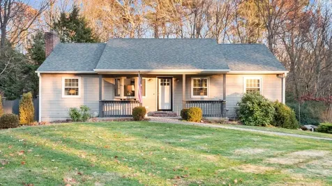 10 Judy Drive Londonderry NH 03053