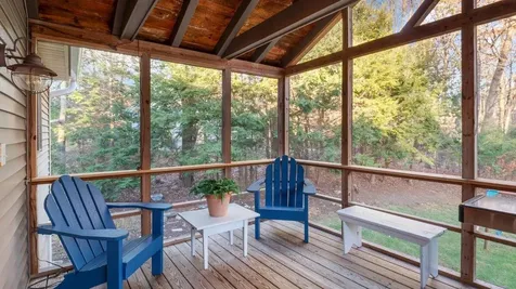 10 Judy Drive Londonderry NH 03053