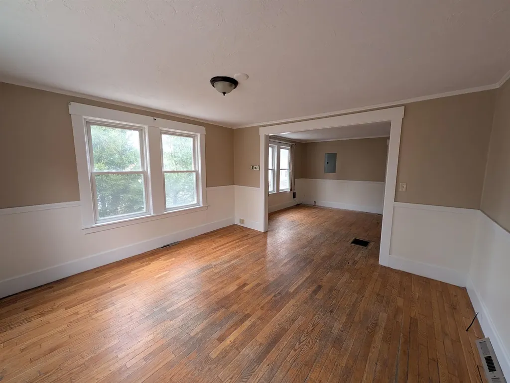 30 Pleasant Street Plymouth NH 03264