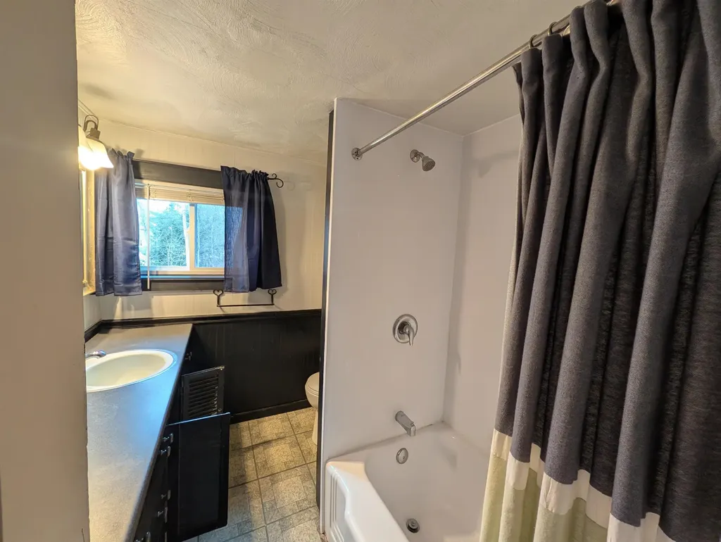 30 Pleasant Street Plymouth NH 03264