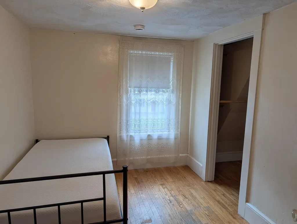 30 Pleasant Street Plymouth NH 03264