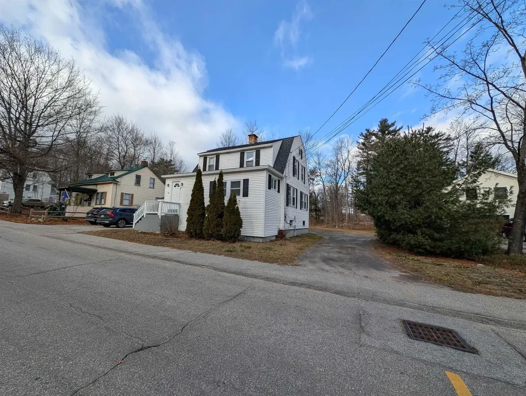 30 Pleasant Street Plymouth NH 03264