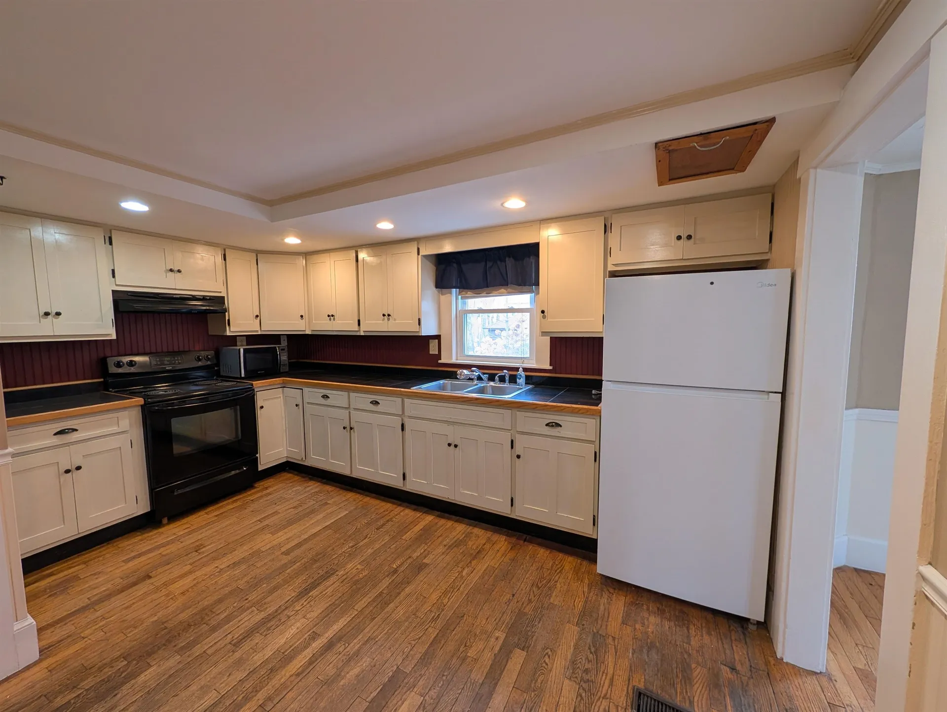 30 Pleasant Street Plymouth NH 03264