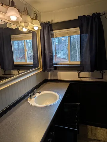 30 Pleasant Street Plymouth NH 03264