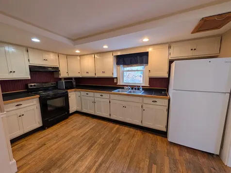 30 Pleasant Street Plymouth NH 03264