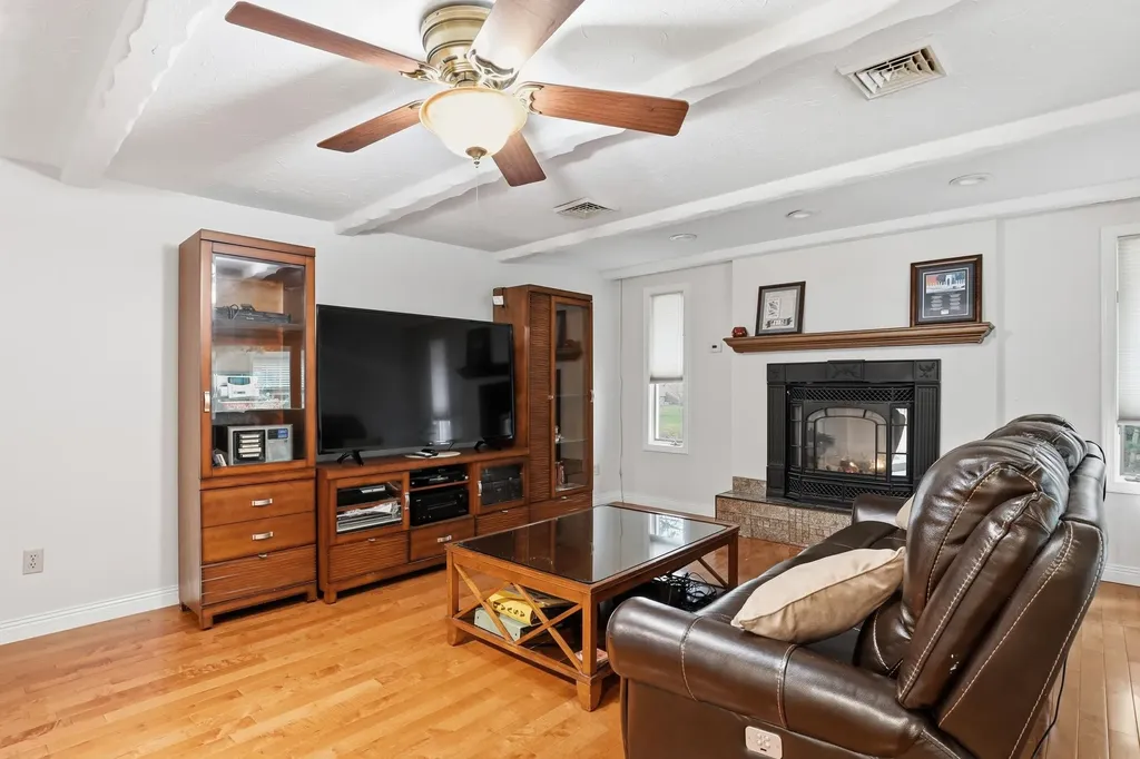 27 Alvirne Drive Hudson NH 03051