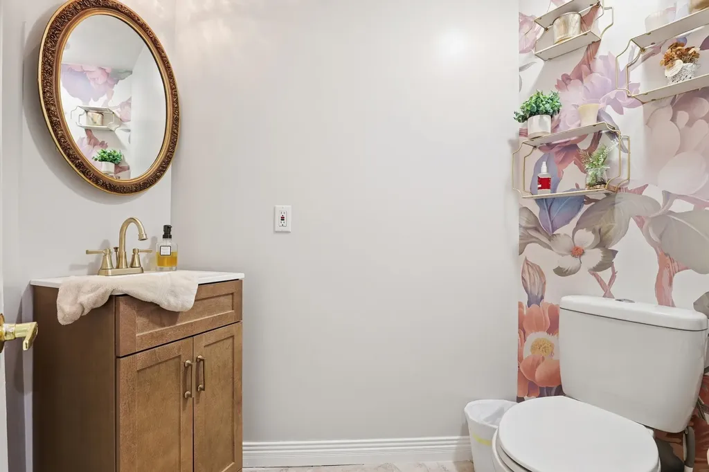 27 Alvirne Drive Hudson NH 03051