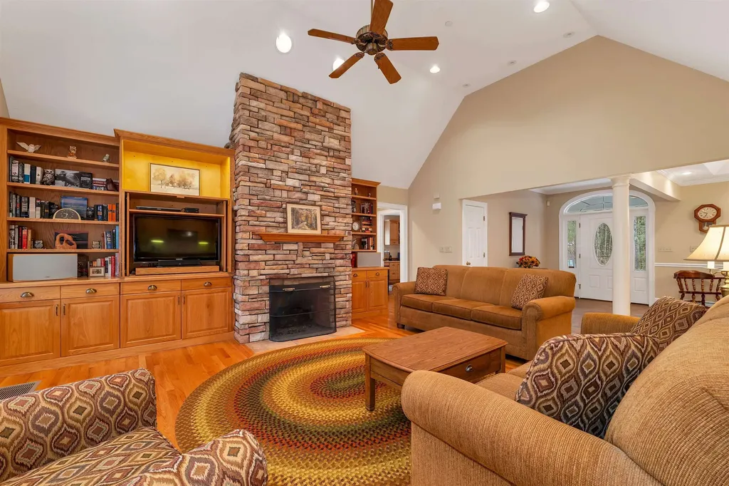 40 North Wood Road Dunbarton NH 03046-4708