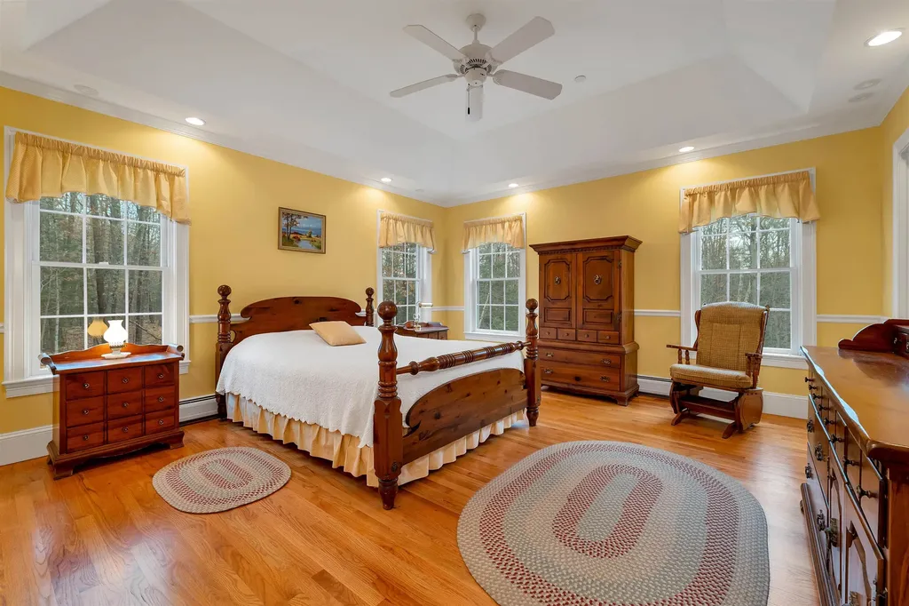 40 North Wood Road Dunbarton NH 03046-4708