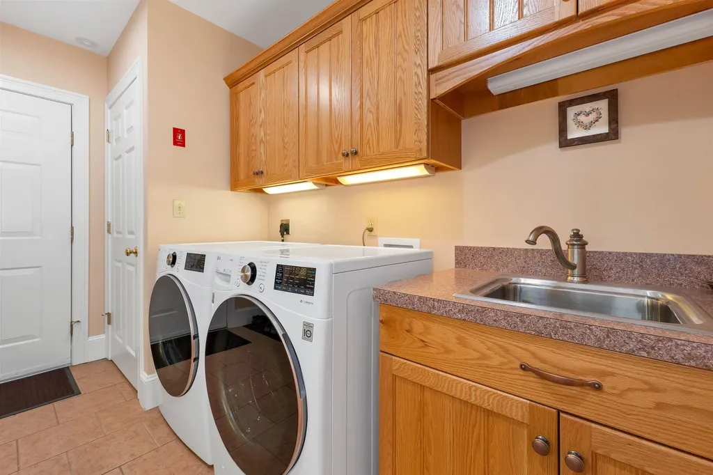 40 North Wood Road Dunbarton NH 03046-4708