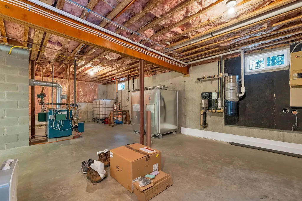 40 North Wood Road Dunbarton NH 03046-4708