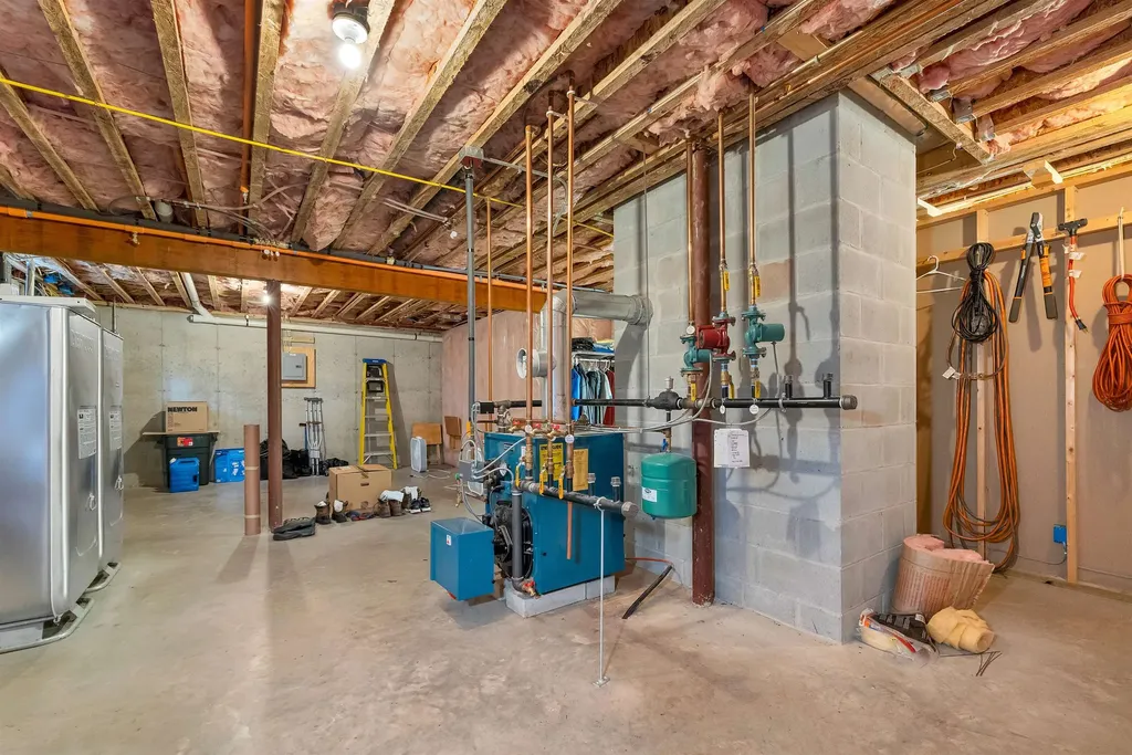 40 North Wood Road Dunbarton NH 03046-4708