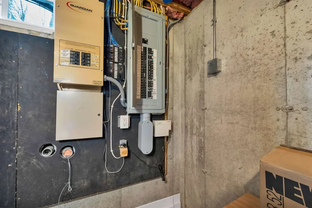 40 North Wood Road Dunbarton NH 03046-4708