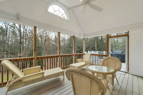 40 North Woods Road Dunbarton NH 03046-4708