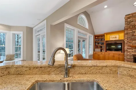 40 North Woods Road Dunbarton NH 03046-4708