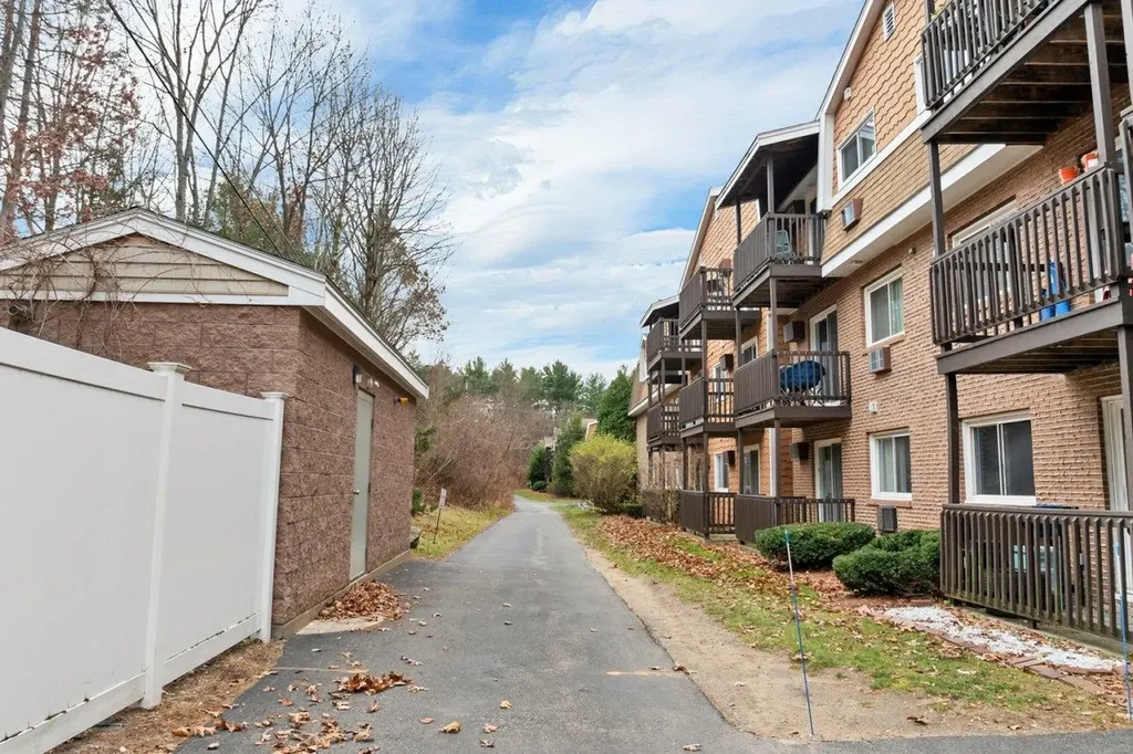 210 Brook Village Road Nashua NH 03062