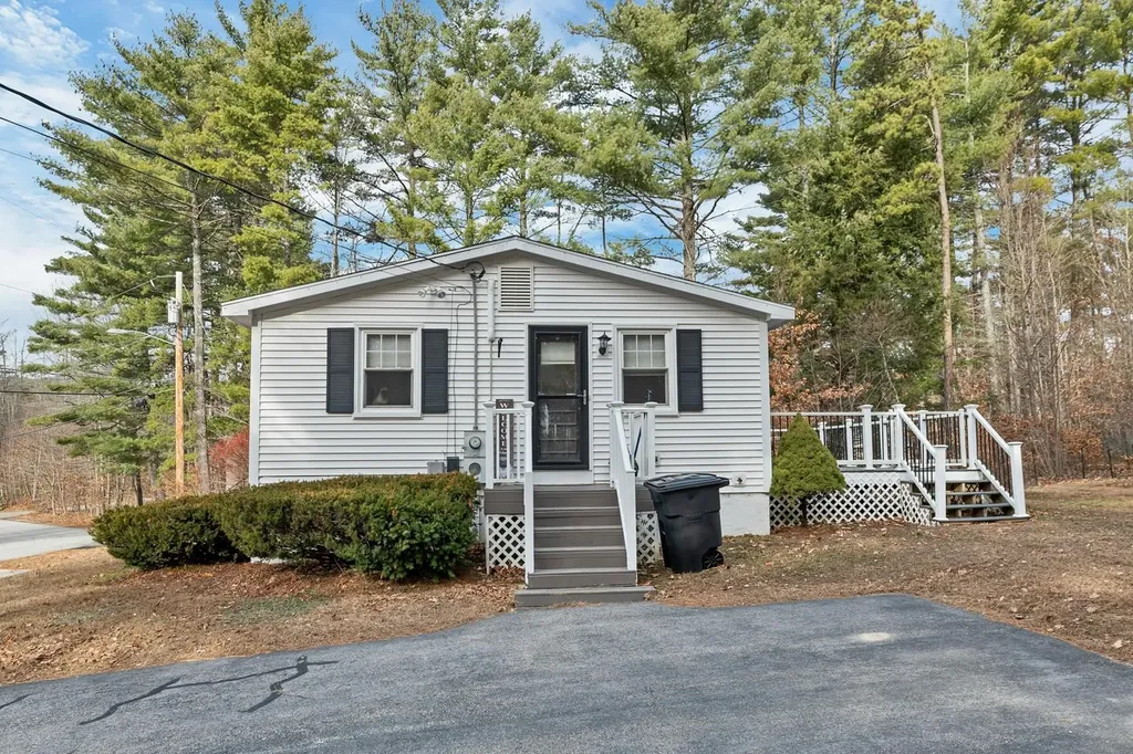 106 Fairview Avenue Conway NH 03818