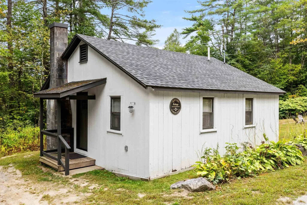 31 Water Street Bradford NH 03221