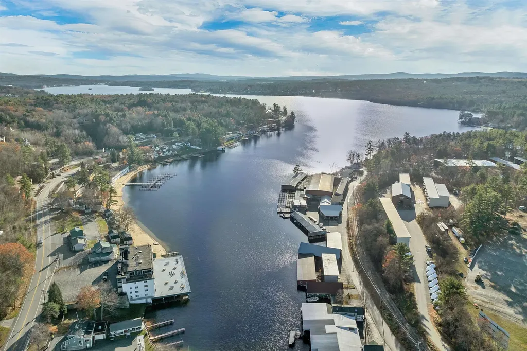 209 Lady Walsingham Way Laconia NH 03246