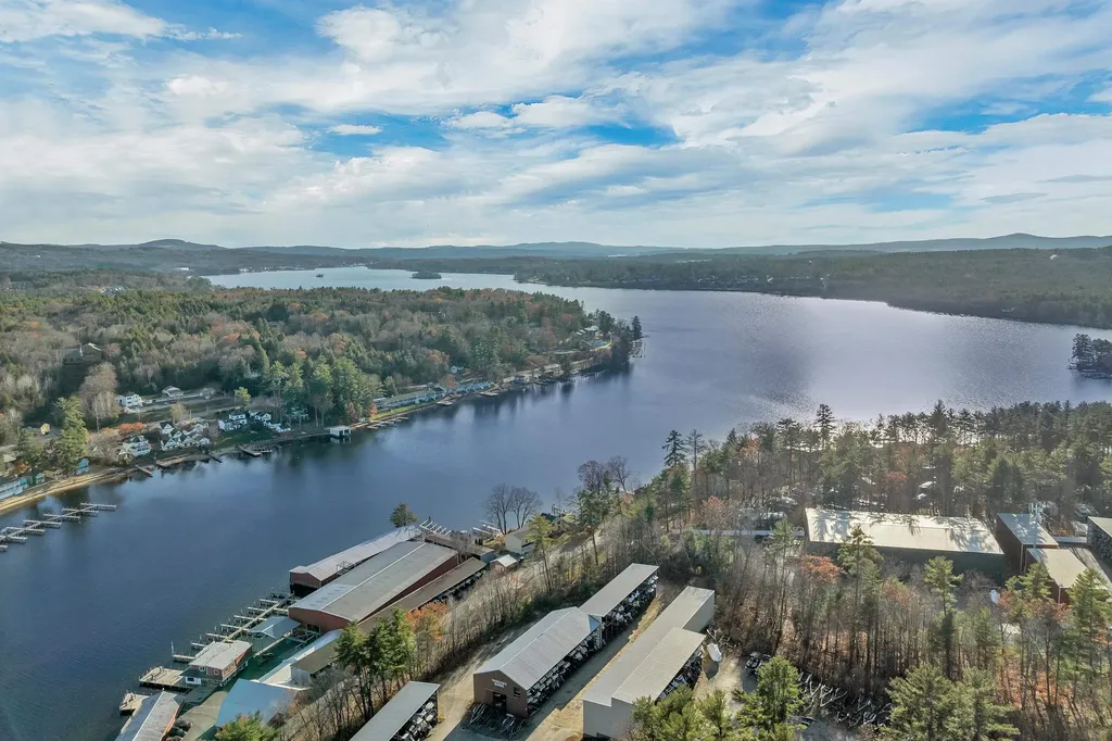 209 Lady Walsingham Way Laconia NH 03246