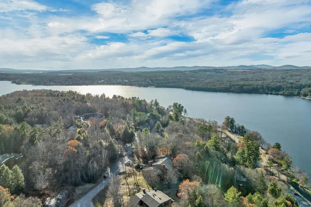 209 Lady Walsingham Way Laconia NH 03246