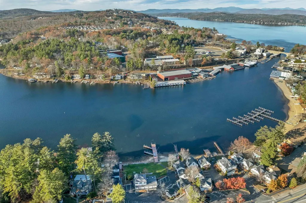 209 Lady Walsingham Way Laconia NH 03246