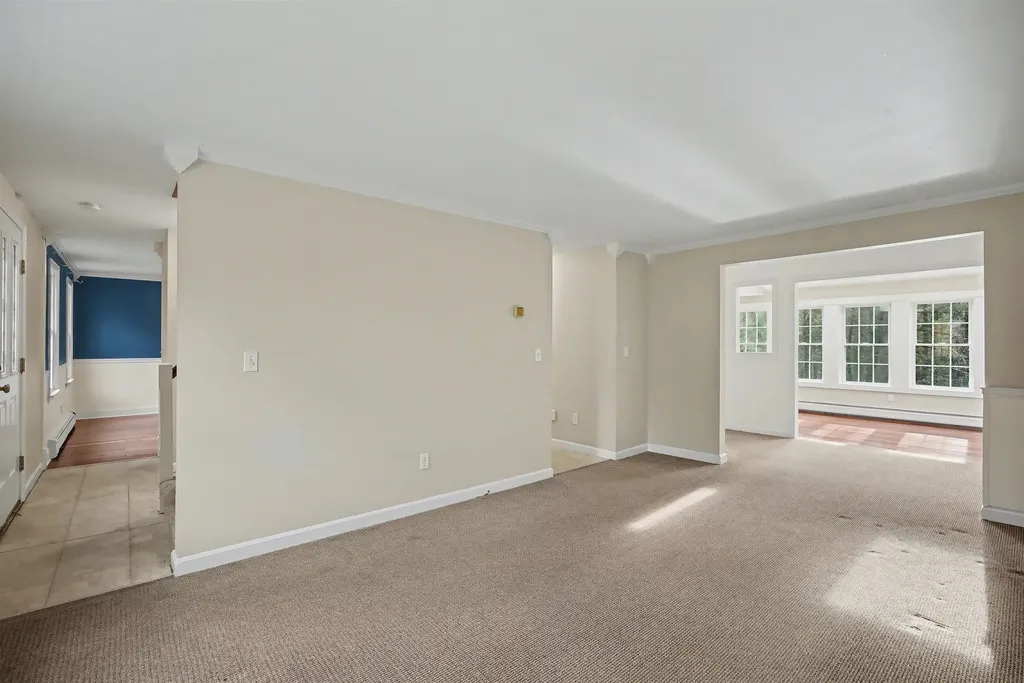 42 Country Road Hampstead NH 03826