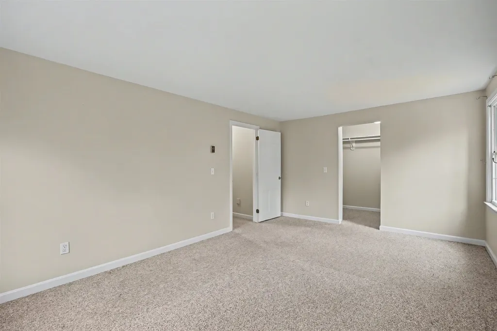 42 Country Road Hampstead NH 03826