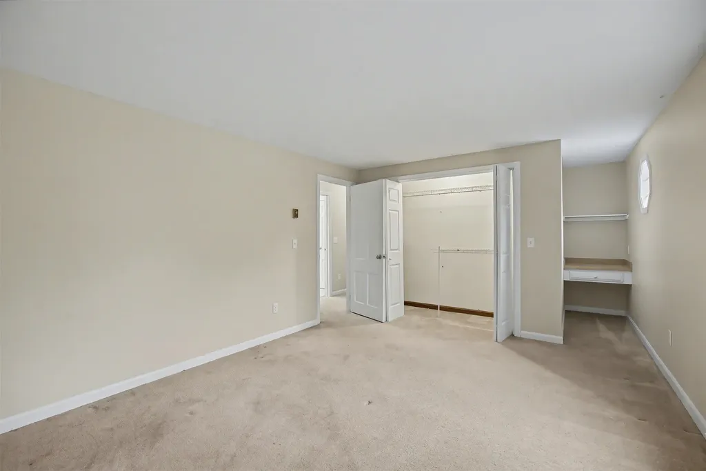 42 Country Road Hampstead NH 03826