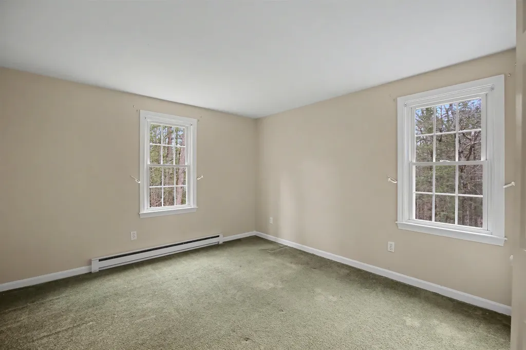 42 Country Road Hampstead NH 03826