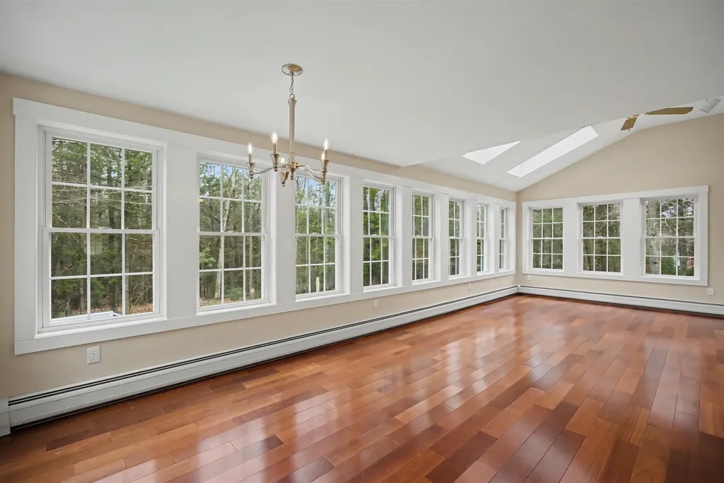 42 Country Road Hampstead NH 03826